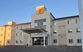 Super 8 By Wyndham Estevan